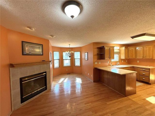 822 W EDWARDS Street, Maryville, MO 64468