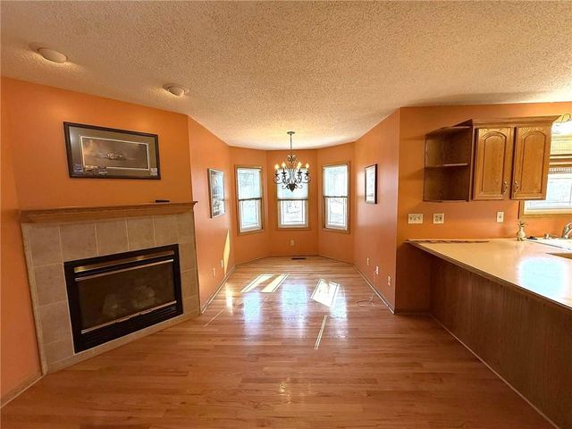 822 W EDWARDS Street, Maryville, MO 64468