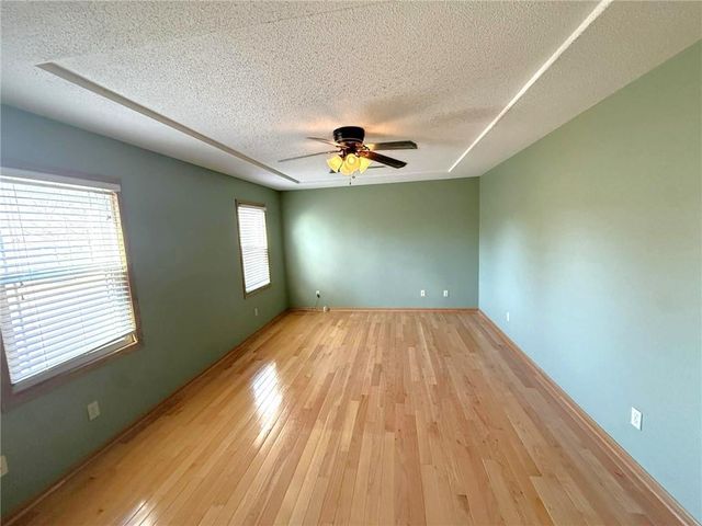 822 W EDWARDS Street, Maryville, MO 64468