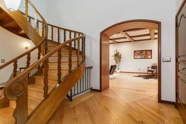 2484 Danvers Court, Columbus, OH 43220