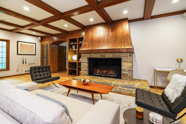 2484 Danvers Court, Columbus, OH 43220