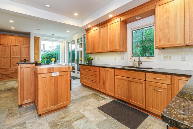 2484 Danvers Court, Columbus, OH 43220