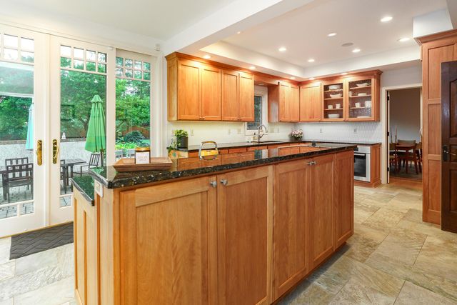 2484 Danvers Court, Columbus, OH 43220