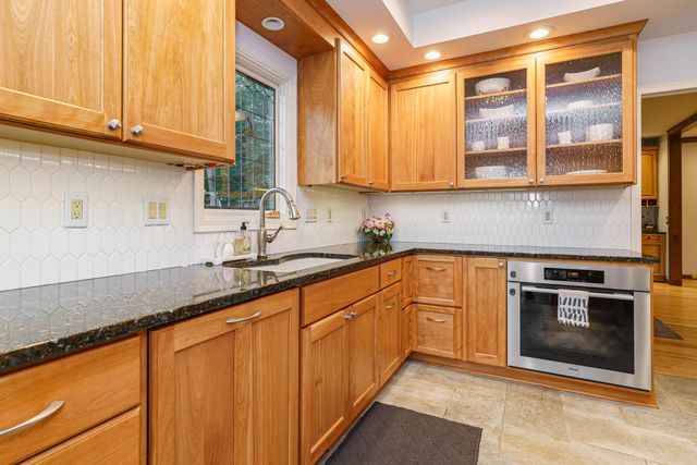 2484 Danvers Court, Columbus, OH 43220