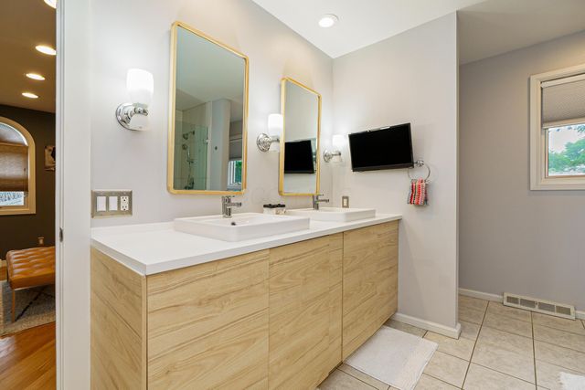 2484 Danvers Court, Columbus, OH 43220