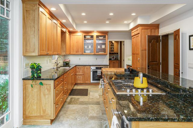 2484 Danvers Court, Columbus, OH 43220