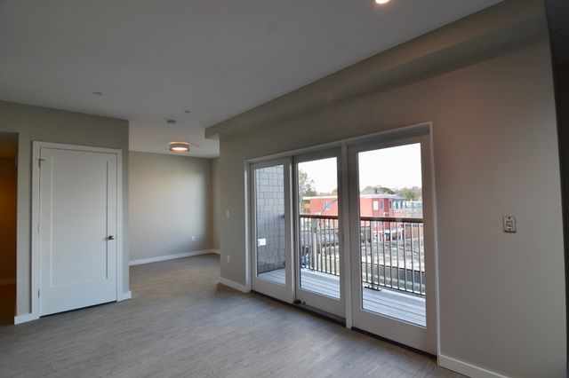 120 Savin Hill Ave 204, Boston, MA 02125