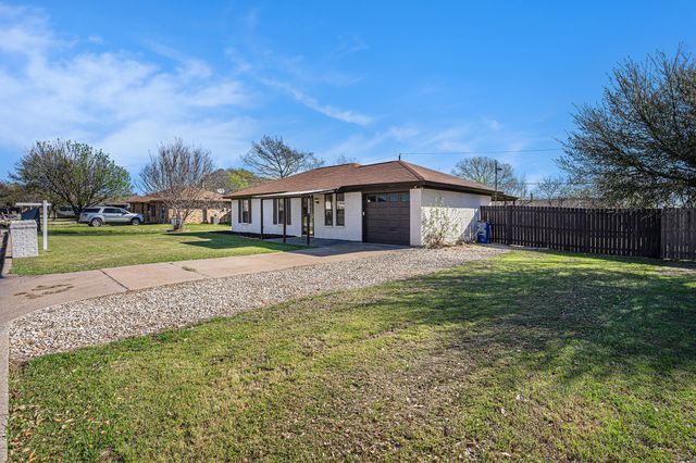 441 White Oak Lane, Burleson, TX 76028