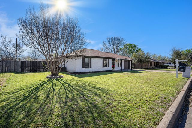 441 White Oak Lane, Burleson, TX 76028