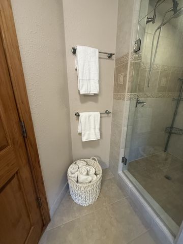 204 W Due West Ave Apt B, Madison, TN 37115