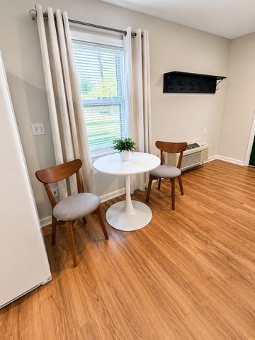 204 W Due West Ave Apt B, Madison, TN 37115