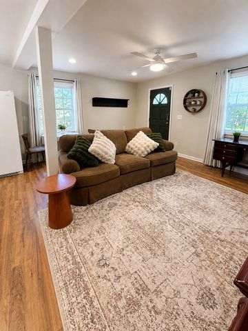 204 W Due West Ave Apt B, Madison, TN 37115