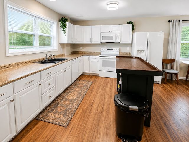 204 W Due West Ave Apt B, Madison, TN 37115