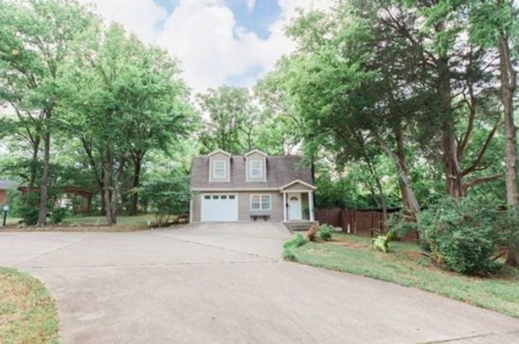 204 W Due West Ave Apt B, Madison, TN 37115