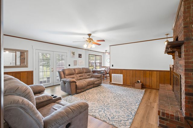 705 Dow Dr, Shelbyville, TN 37160