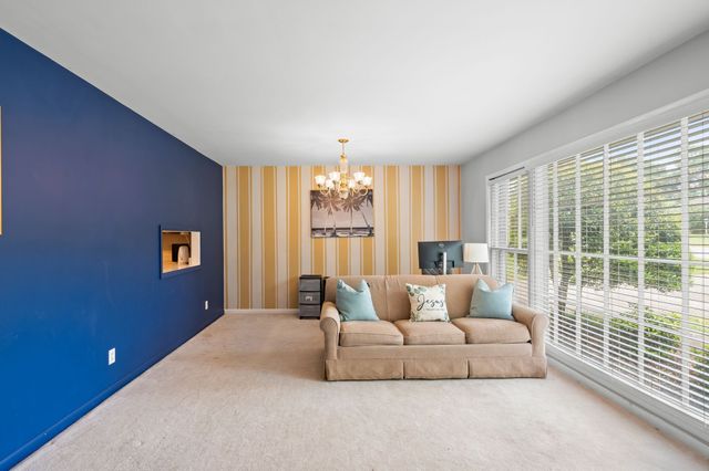 705 Dow Dr, Shelbyville, TN 37160