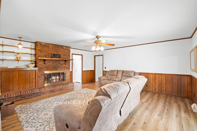 705 Dow Dr, Shelbyville, TN 37160