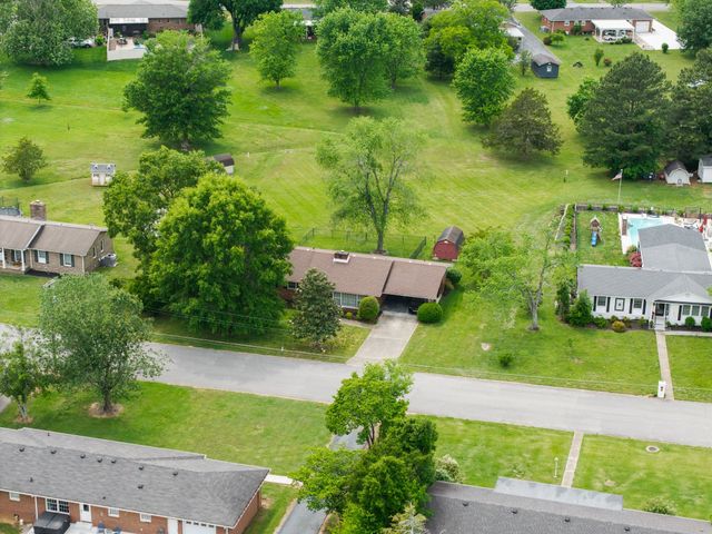 705 Dow Dr, Shelbyville, TN 37160