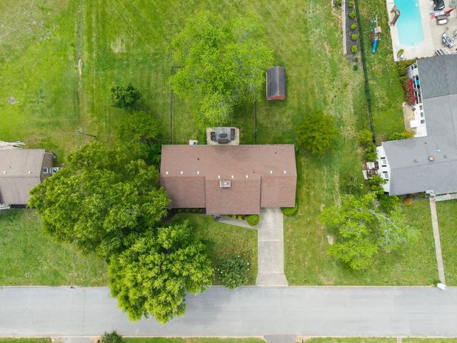 705 Dow Dr, Shelbyville, TN 37160