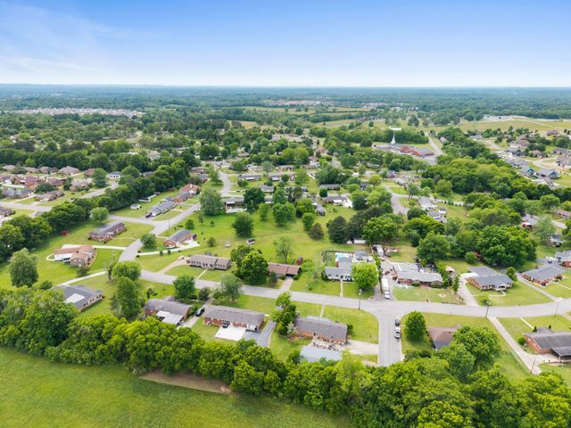705 Dow Dr, Shelbyville, TN 37160