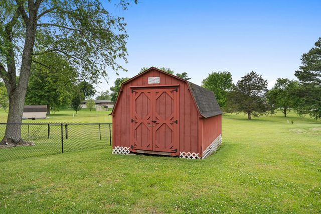 705 Dow Dr, Shelbyville, TN 37160