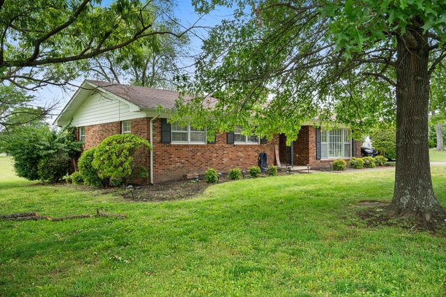 705 Dow Dr, Shelbyville, TN 37160