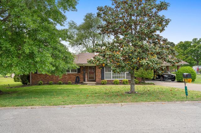 705 Dow Dr, Shelbyville, TN 37160