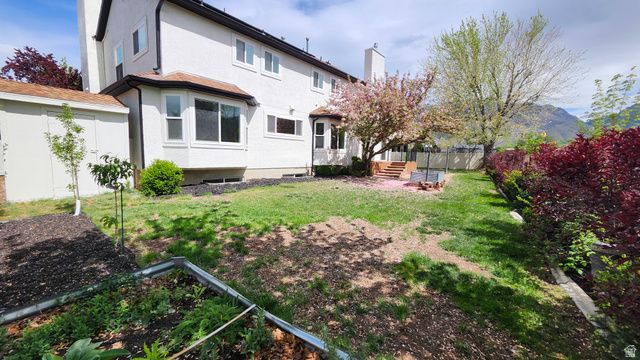 1972 E EVERLEIGH CIR, Sandy, UT 84093