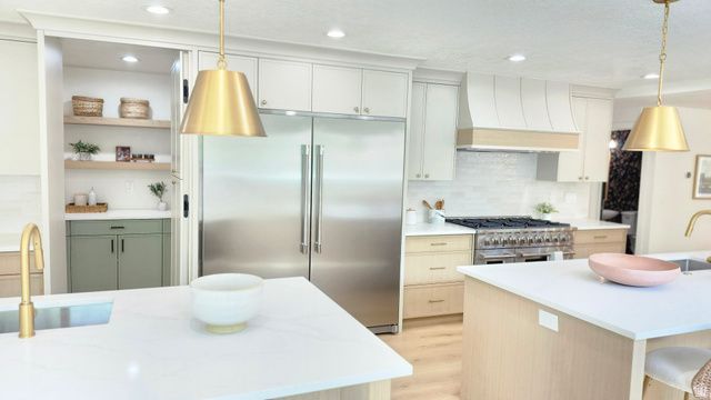 1972 E EVERLEIGH CIR, Sandy, UT 84093