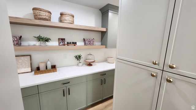 1972 E EVERLEIGH CIR, Sandy, UT 84093