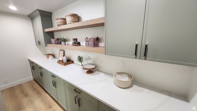 1972 E EVERLEIGH CIR, Sandy, UT 84093