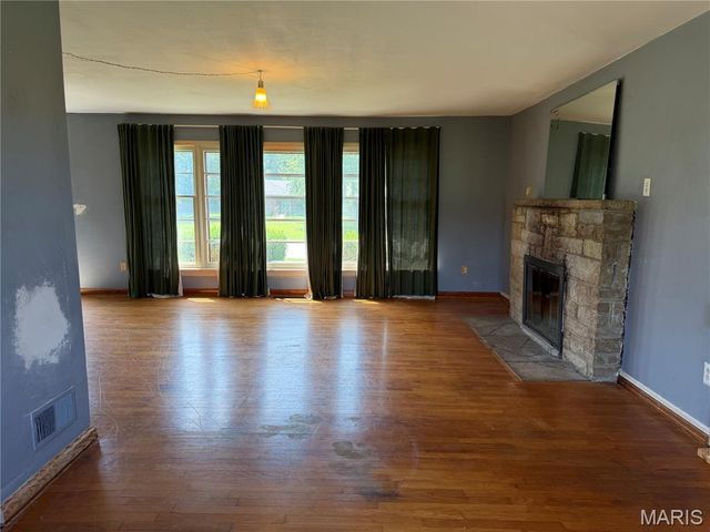 1246 Spring Drive, Herculaneum, MO 63048