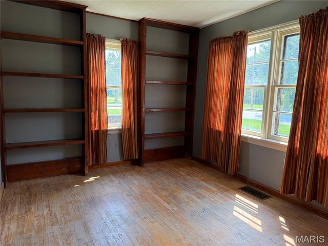 1246 Spring Drive, Herculaneum, MO 63048
