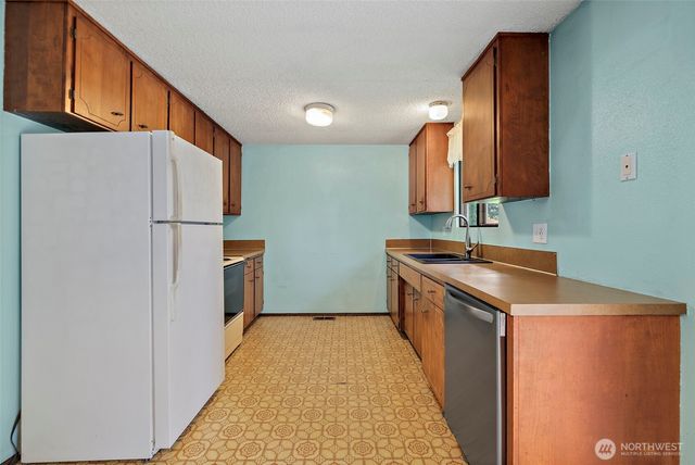 19509 SE 241st Place, Covington, WA 98042