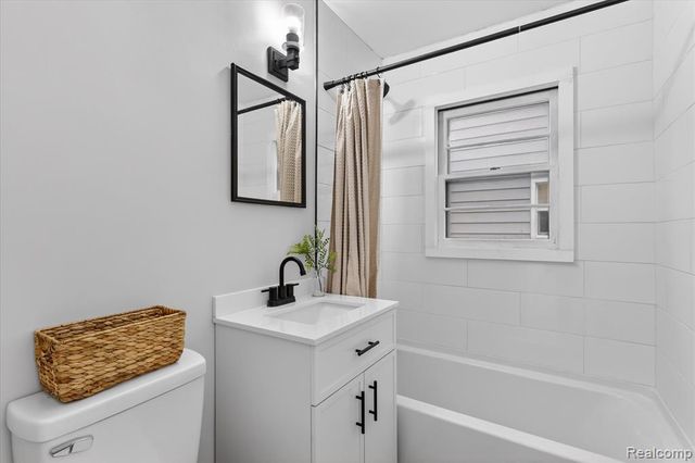 1511 Leonard Street, Grand Rapids, MI 49505