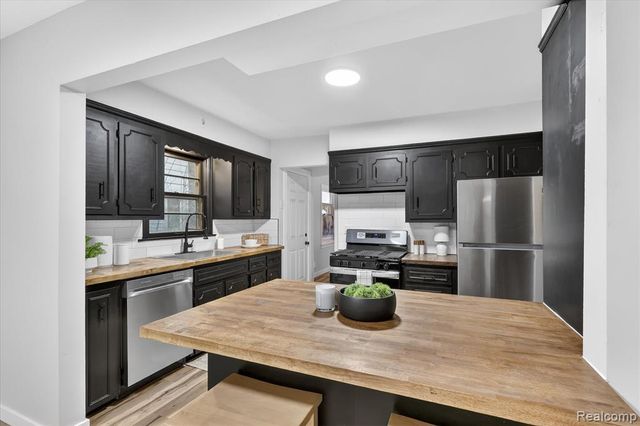 1511 Leonard Street, Grand Rapids, MI 49505