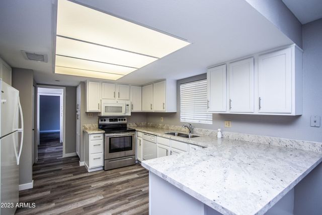 6115 N 13TH Street, Phoenix, AZ 85014