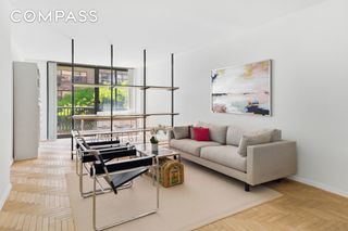 343 E 74th St Apt 5H, New York City, NY 10021
