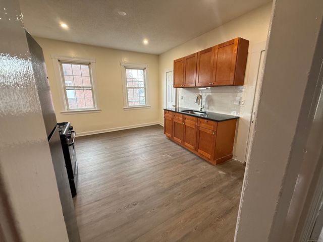 204 Homestead Avenue 3, Hartford, CT 06112