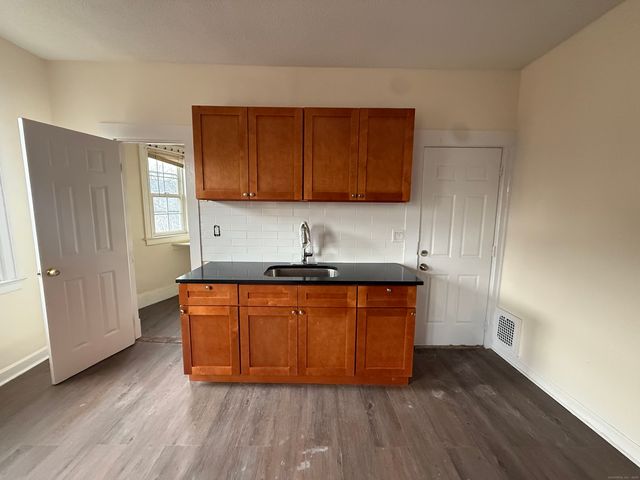 204 Homestead Avenue 3, Hartford, CT 06112