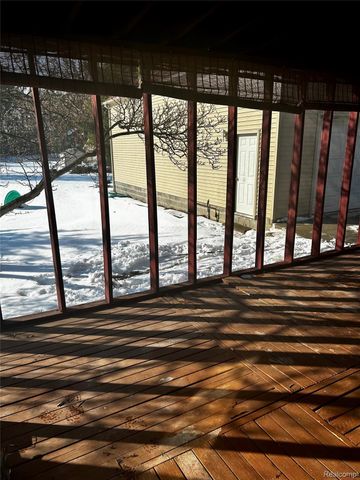 3747 Cheryl Drive, Commerce Charter Township, MI 48382