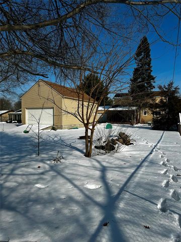 3747 Cheryl Drive, Commerce Charter Township, MI 48382