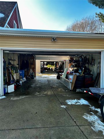 3747 Cheryl Drive, Commerce Charter Township, MI 48382