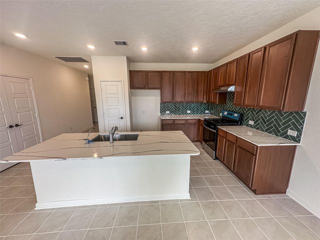 2012 Rebel Way, Alvin, TX 77511