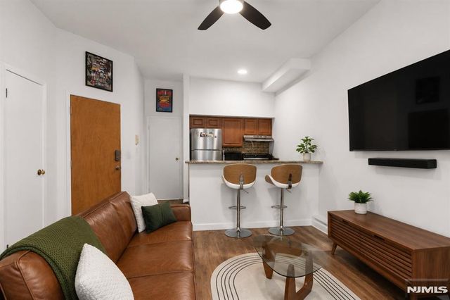 171 Grand Street, Jersey City, NJ 07302