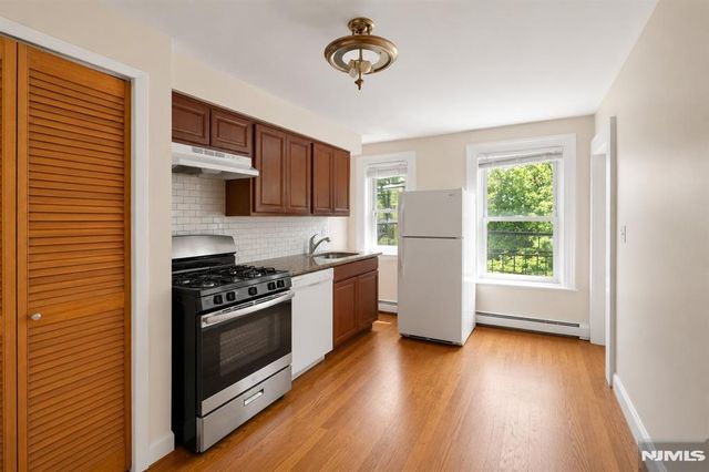 171 Grand Street, Jersey City, NJ 07302