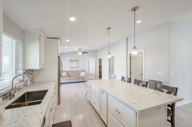 3901 E PINNACLE PEAK Road 275, Phoenix, AZ 85050