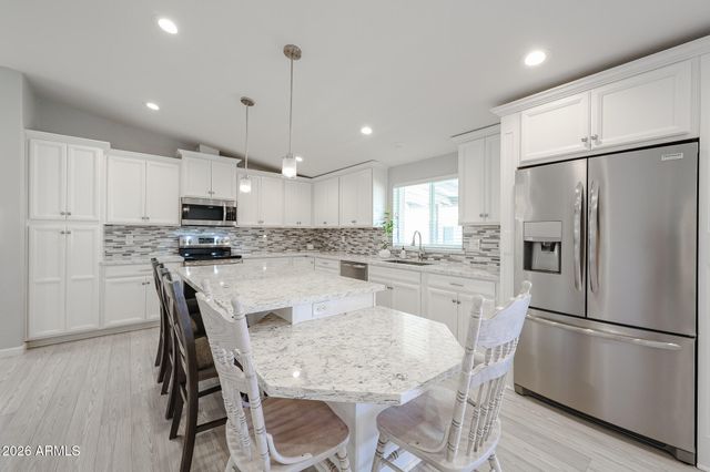 3901 E PINNACLE PEAK Road 275, Phoenix, AZ 85050