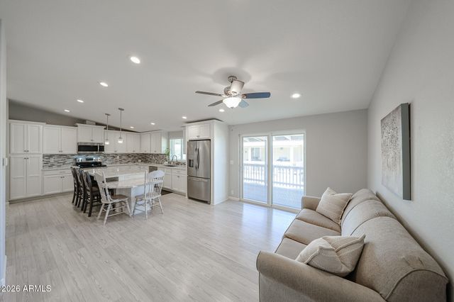 3901 E PINNACLE PEAK Road 275, Phoenix, AZ 85050