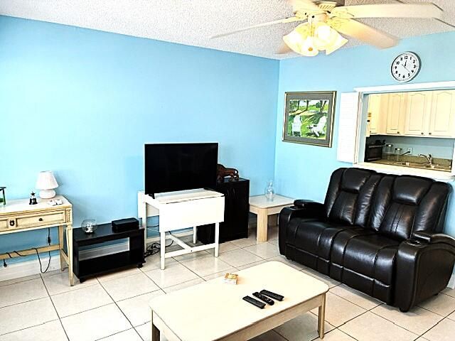 110 MARKHAM F 110, Deerfield Beach, FL 33442